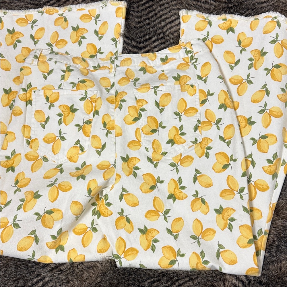 Versona lemon theme white flare jeans women’s size 14 - Picture 5 of 6